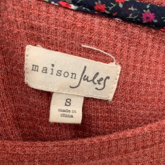 Coral long sleeve top lace trim - Picture 3 of 3